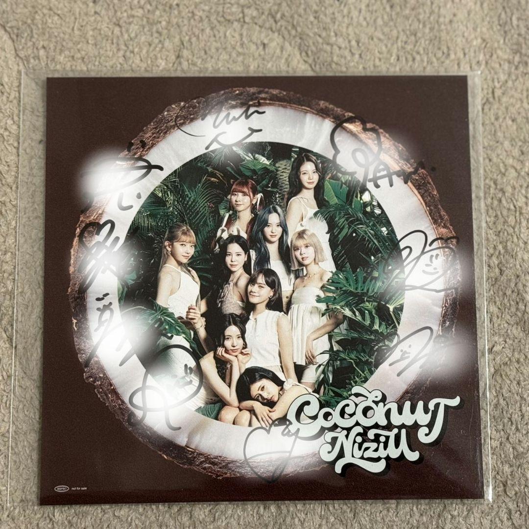 

[USED] NiziU autographed postcards