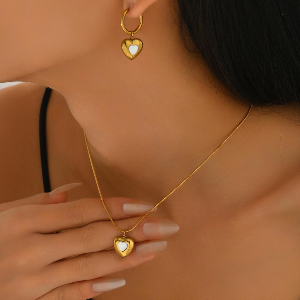 Wind Lady Earrings Necklace Set Niche Love 18k Electroplating Design Long Pendant Chain Women