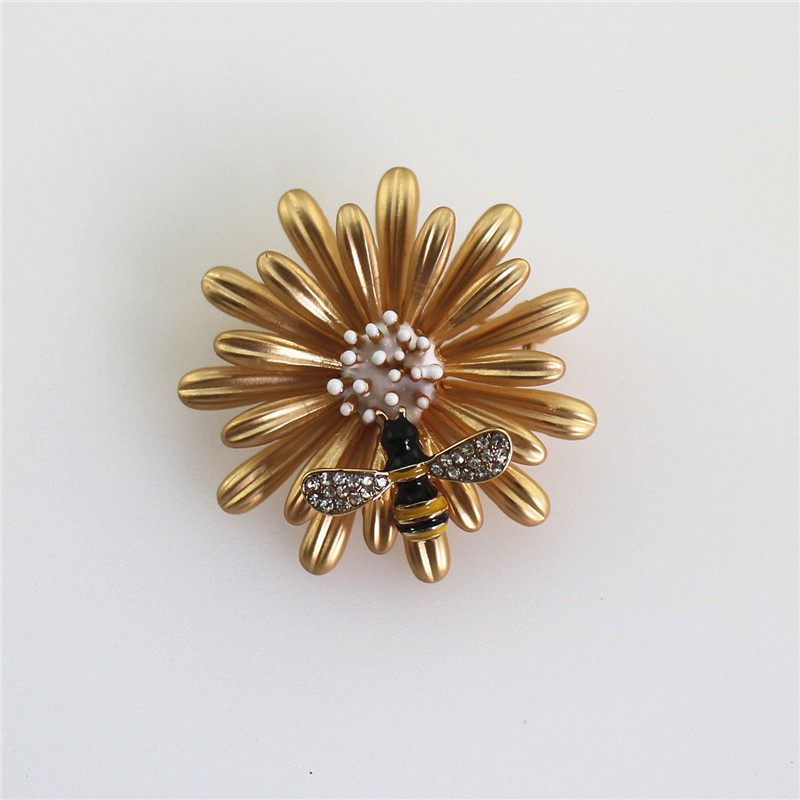 European and American Matte Gold Oil Dripping Fashion Exquisite Daisy Gold(Sjxz-00010)