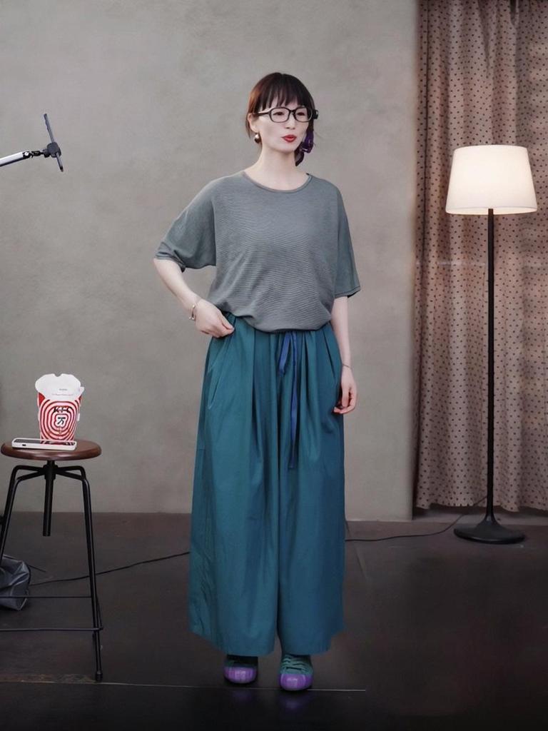Women's Summer Lightweight Retro Blue Cotton Carrot Pants