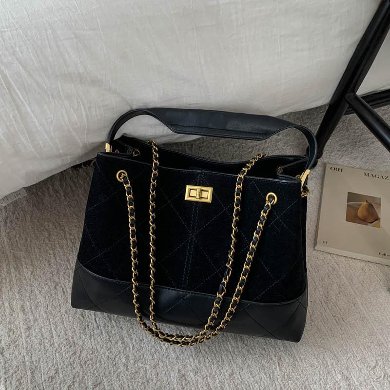 2025 Autumn New Bucket Bag Women's Commuter Diamond Chain Shoulder Bag High Value Fashion Tote Bag