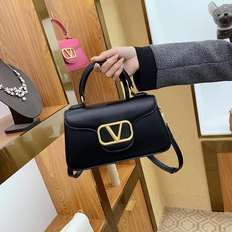 

High-quality 2024 new women s handbag, small square bag, shoulder and crossbody bag, fashionable and versatile small square bag чёрный