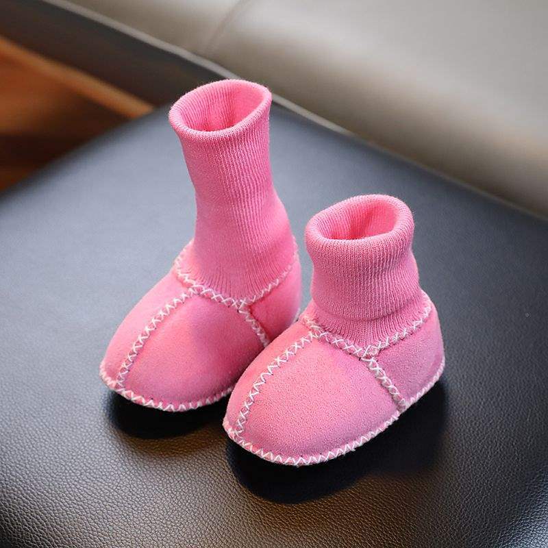Imitationsfell integrierte Babyschuhe und Socken Neugeborenes Baby warm Herbst und Winter weich besohlte Socken Schuhe 0-3-6-12 Monate
