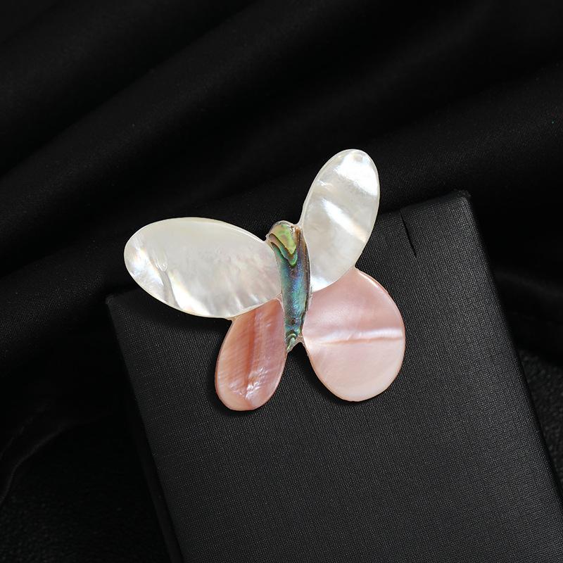 Natural Freshwater Shell Butterfly Brooch Niche Design Elegant Literary Temperament Pin Abalone Shell Heart-shaped Corsage Woman