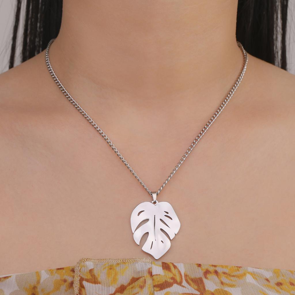 Teamer Fashion Big Monstera Leaf Necklace for Women Men 3MM Chain Stainless Steel Necklace Plant Nature Lover Jewelry Gift