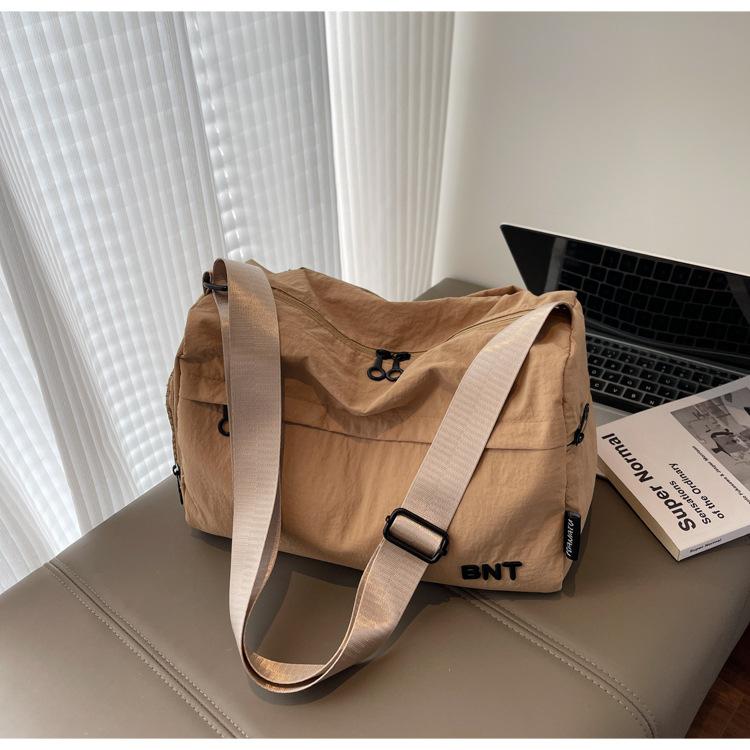 

Нишевая модная сумка новая легкая дорожная спортивная нейлоновая сумка повседневная универсальная на плечо мессенджер хаки