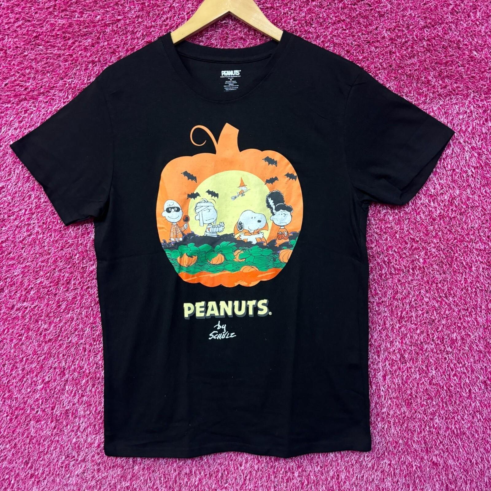 Peanuts the great pumpkins Tshirt size medium XXL