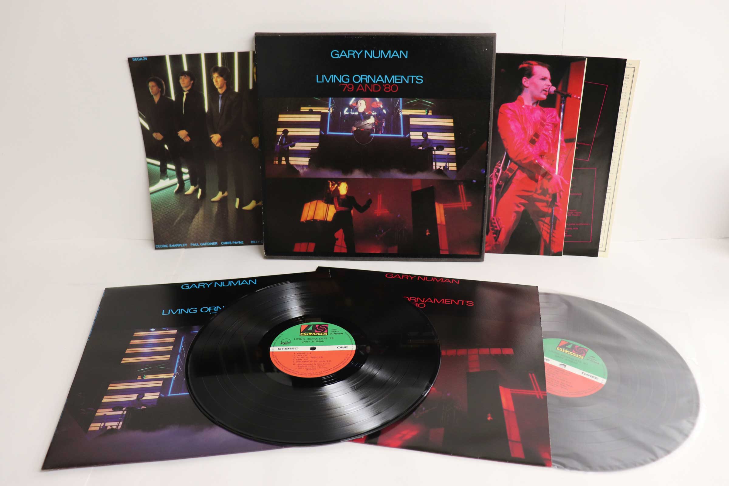 

LP Record GARY NUMAN - Living Ornaments 79 And 80 P75456A ATLANTIC 1981 Japan Rock Used