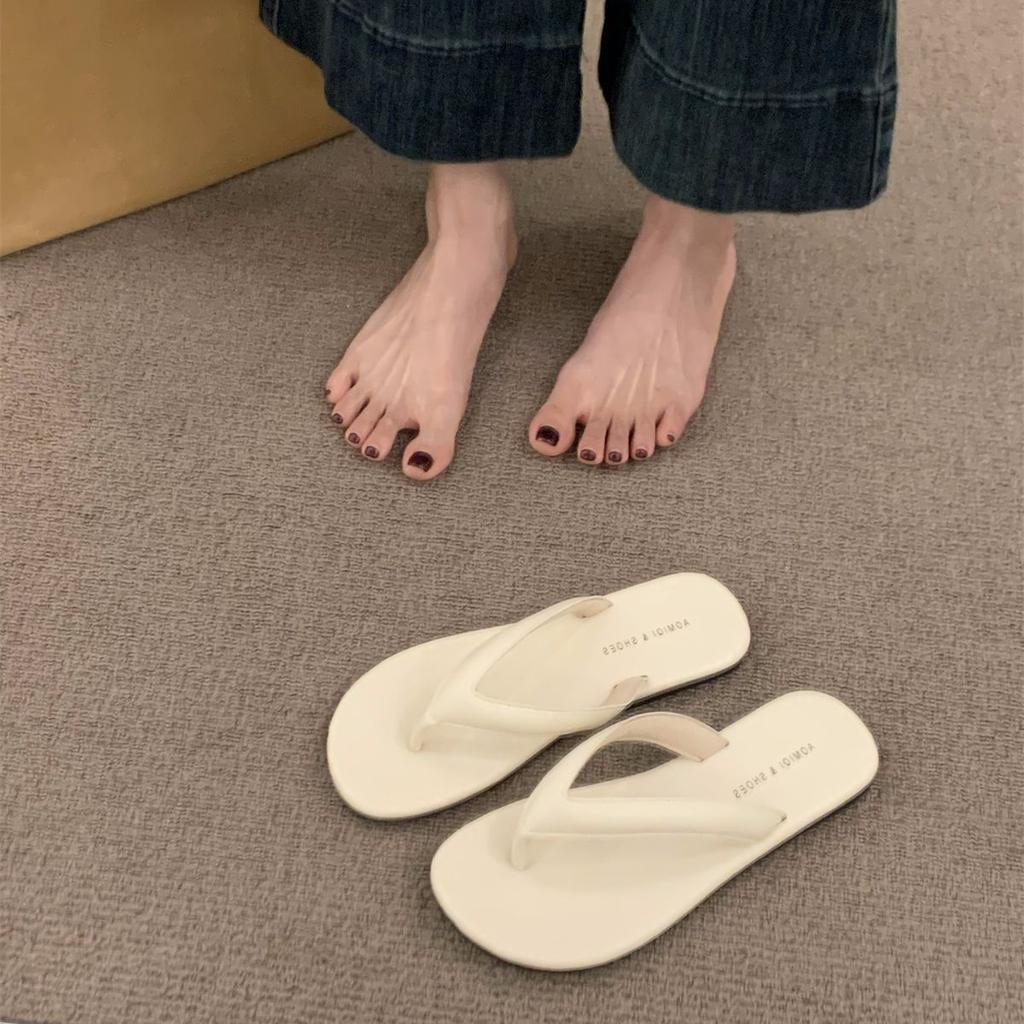 Flat-bottomed flip-flops shoes women's shoes 2025 summer wear beach French small sandals soft-soled toe sandals