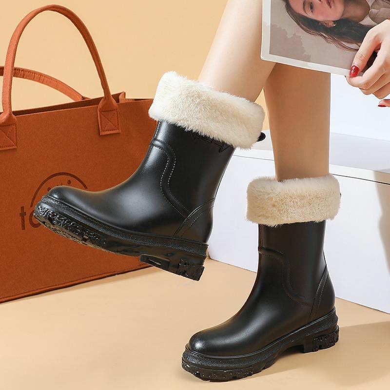 Fashion Women's Rain Shoes Comfortable and Non-slip Women's Rain Boots Lightweight Medium Tube Women's Rubber Shoes Flat Water Shoes