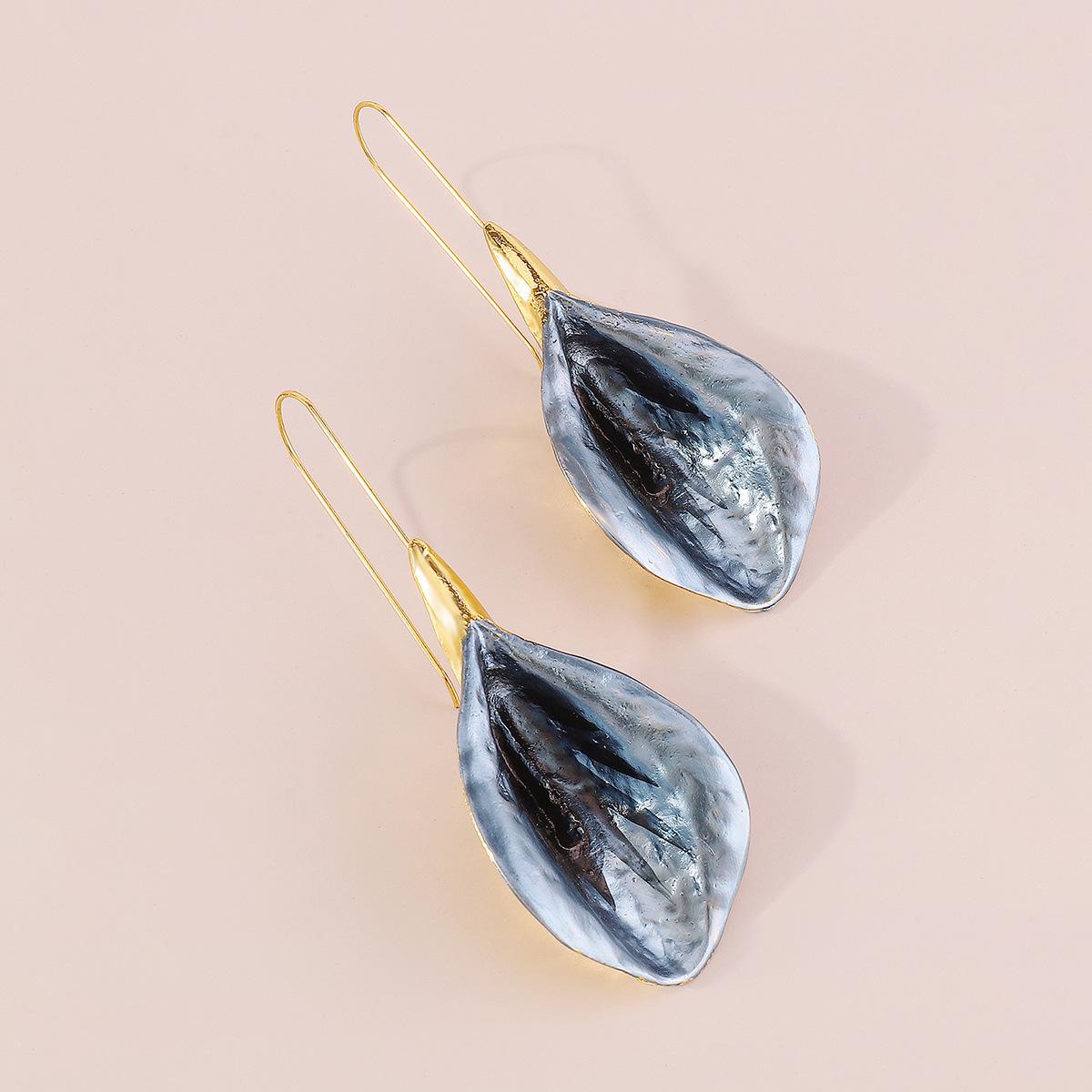 

Шикарные летние серьги с подвесками из сплава с яркими цветами серый