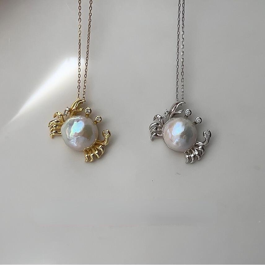 Ocean World Clownfish & Pearl Necklace - Kissing Goldfish Pendant On Colorfast Collarbone Chain