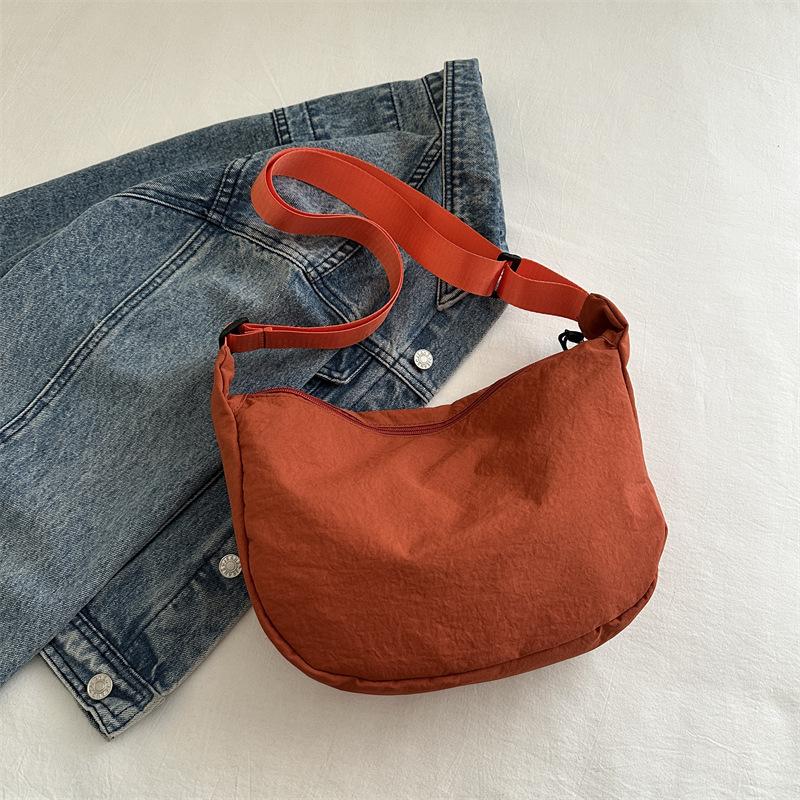 New simple and large-capacity underarm tote bag women's bag simple and fashionable shoulder bag simple casual messenger bag