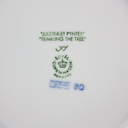 2000 Royal Copenhagen "Decorate the Tree" Year Plate [Parallel Import]