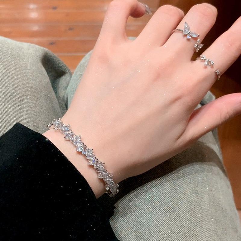 Ammasso Stellare Lusso Minimalista Scintillante Frammentato Irregolare Set Diamante Zirconia Bracciale di Alta Gamma Squisito Design Aperto Anello da Mano