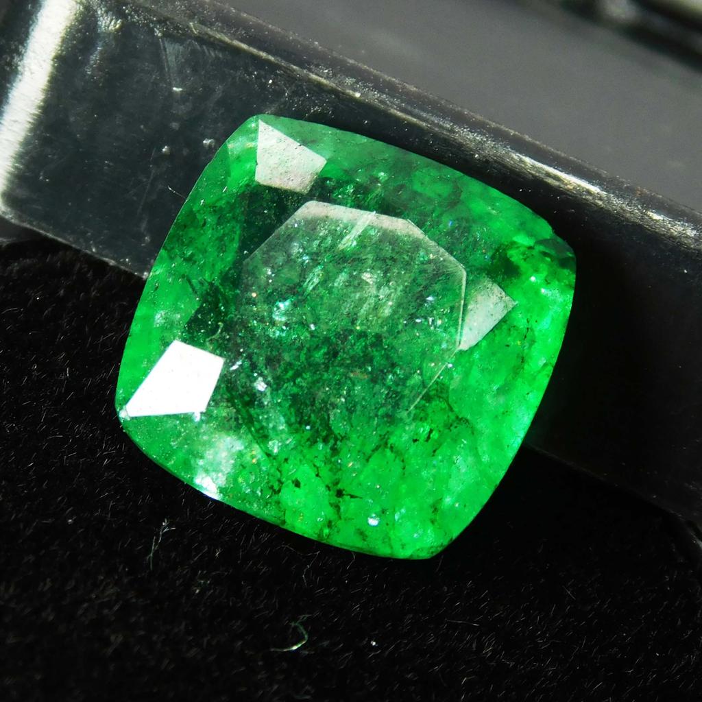 Natural Green Emerald Loose Gemstone Square Cushion Cut 7 ct Colombian for Jewelry Making and Crafts