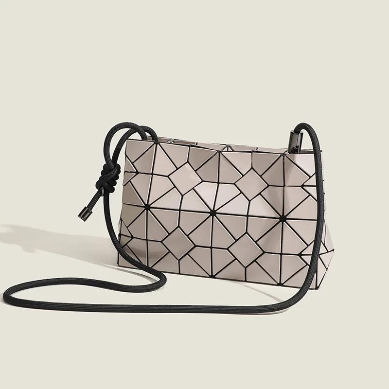 Dammode geometrisk diamantformad väska  vikta väskor  axelväskor  clutch  väska  lyxmärke  designer  geometri  ny