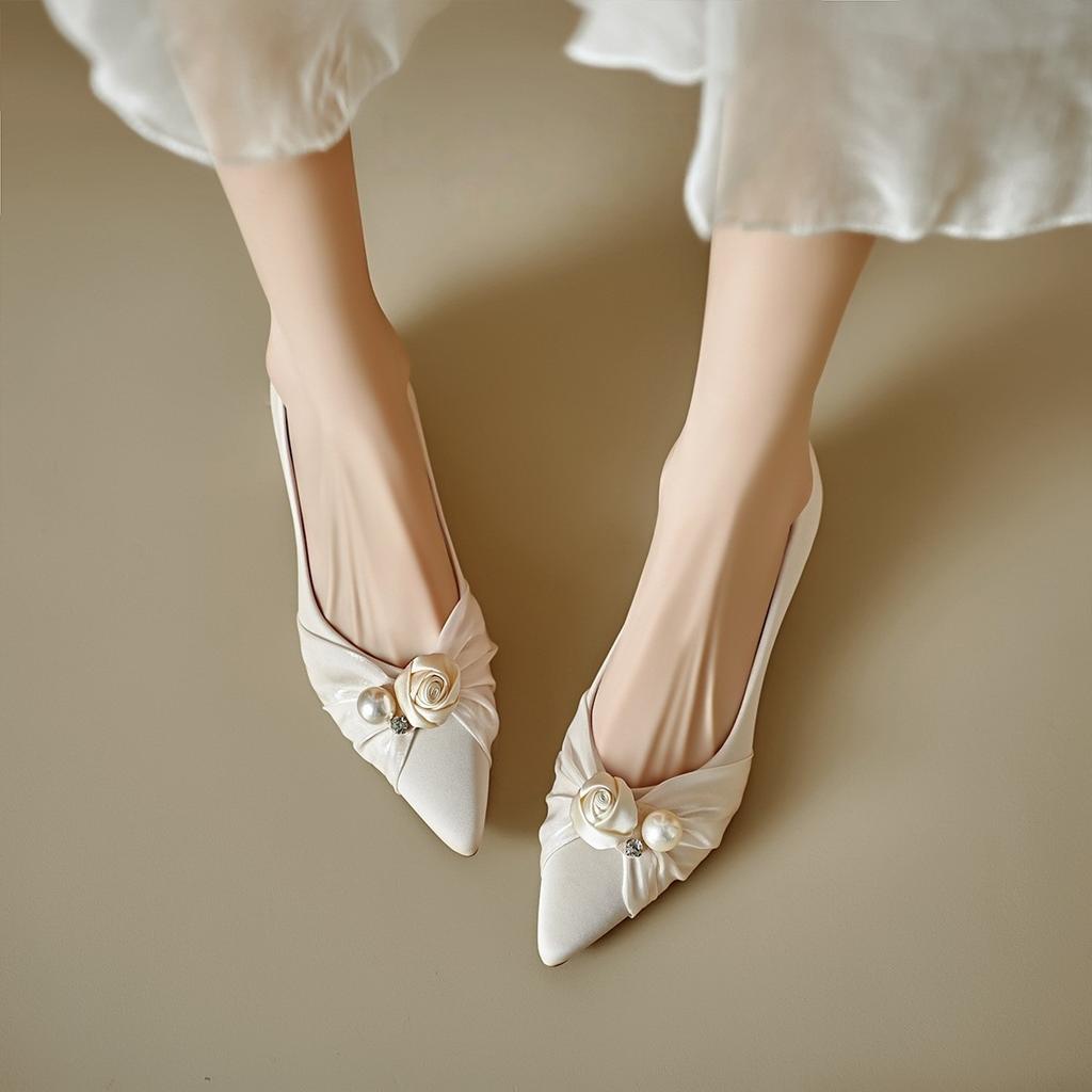 French pearl flower low heel bridal shoes wedding shoes not tired feet engagement shoes pointed thick heel single shoes