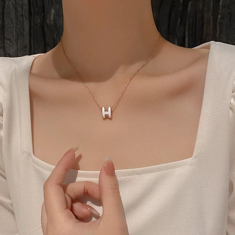 Simple Temperament Golden Beanie Necklace Female