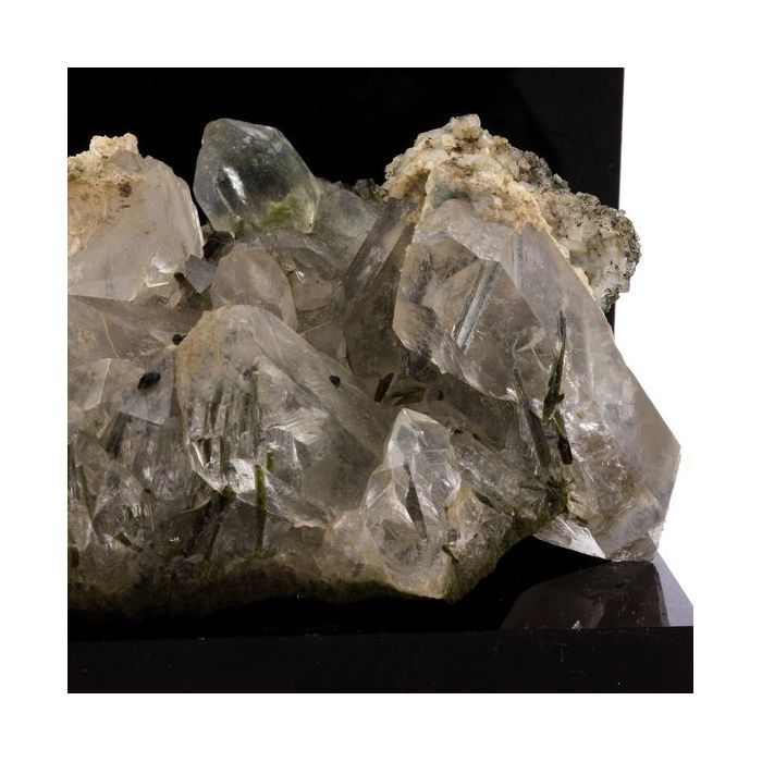 Quartz + Epidote 975.1 carats