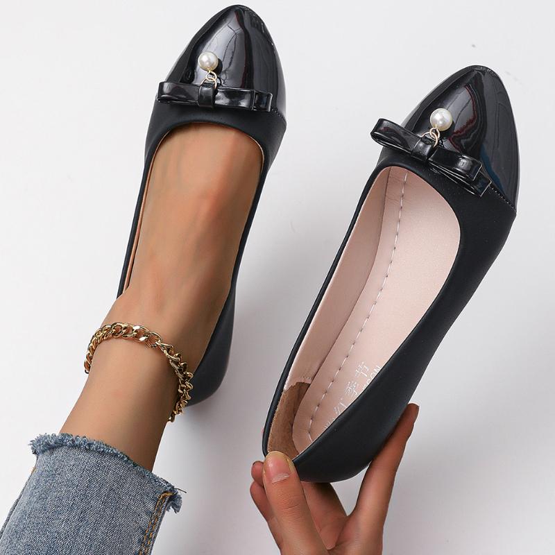 Mote 2024 Nye Kvinner Vår Sommer Lett Dyp Ballerina Dame Utendørs Komfortable Reise Arbeid Mote Loafers Sko for Kvinner