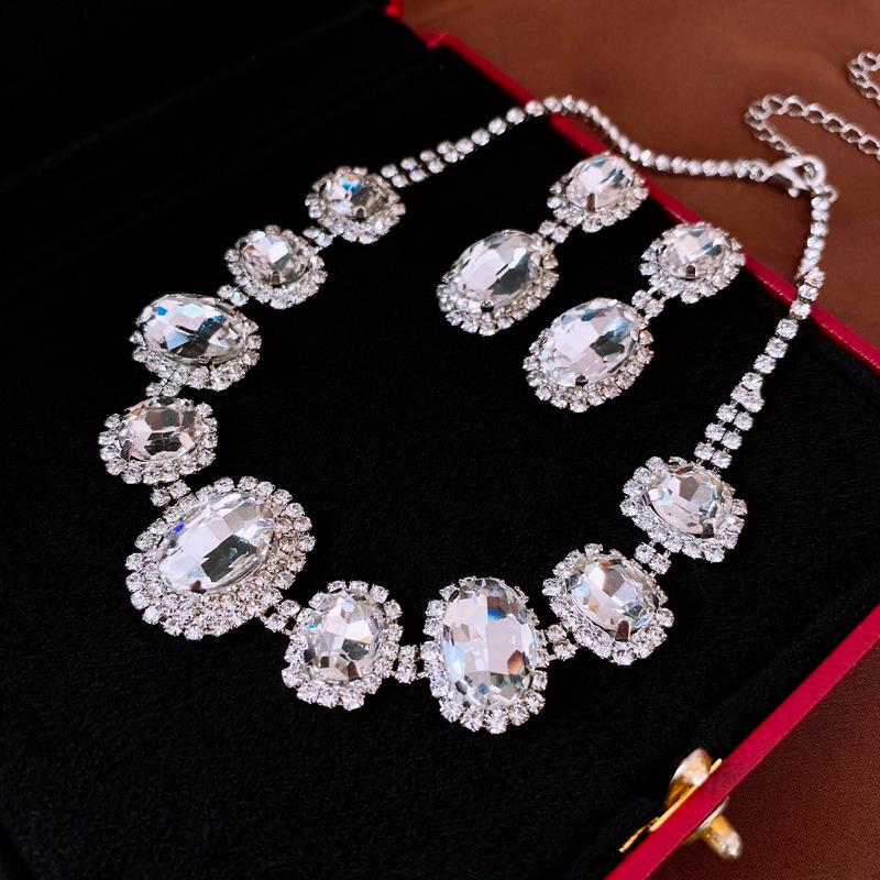 

Luxury Diamond Oval Stud Earrings & Necklace Set for Women