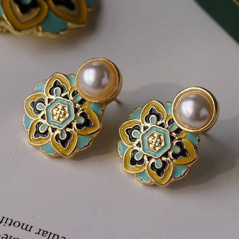 

Vintage Baroque Embossed Enamel Flower Brooches Stud Earring Set Pearl Brooch Women Clothing Party Accessories Gift