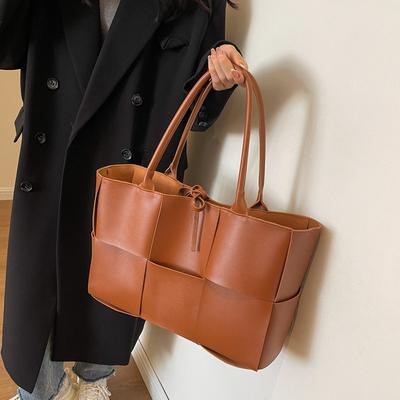 Gestrickte Handtasche mit großer Kapazität, Neue Retro-Handtasche mit hochwertiger Textur und großer Kapazität