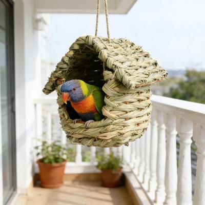 Handgefertigtes Hängendes Vogelhaus Natürliches Gras Hängende Vogelhütte Hausform Vogelunterstand für Innen