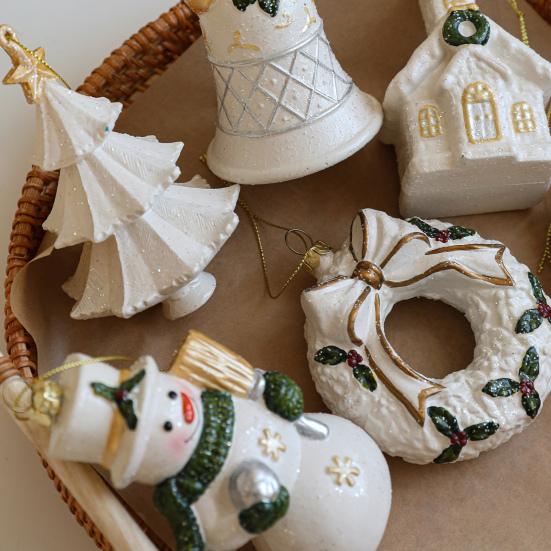 Christmas Ornaments White Plastic Tree/Snowman/Bell/Snowflake/Nutcracker Christmas Tree Ornament for Xmas Home Decor