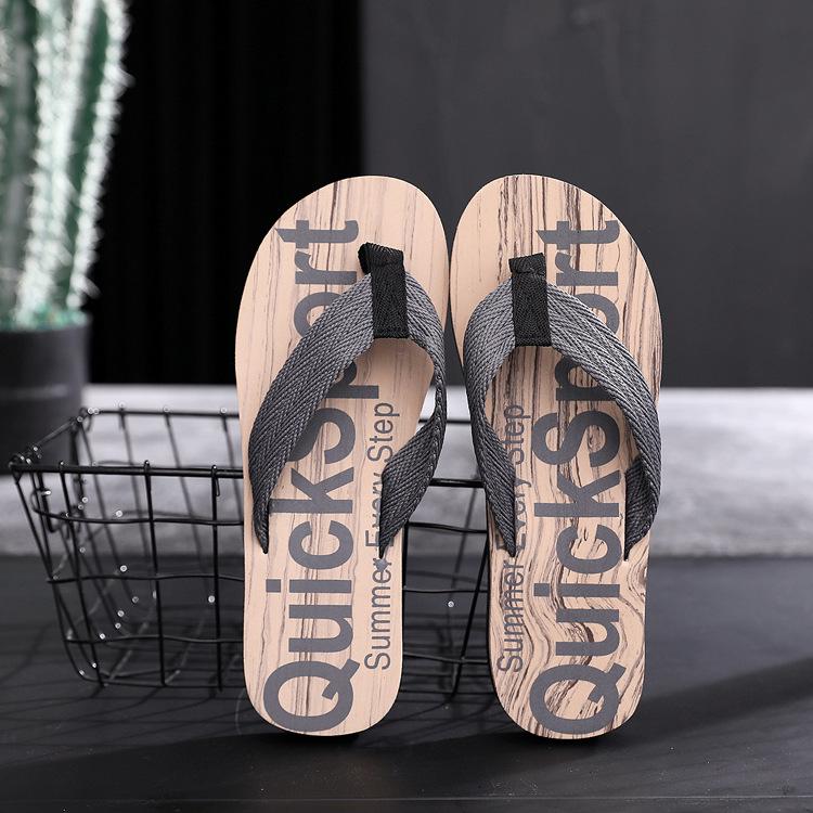 2022 Trendy Wood Grain Letter Flip-Flops: Fashionable Men's Summer Style