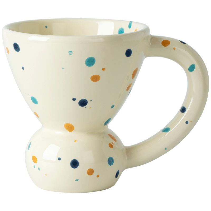 Retro Milchkaffee Farbe hoher Keramik-Wasserbecher Nischen-Designgefühl Haushalt Großer Griff Frühstückstasse Hitzebeständig Farbkasten