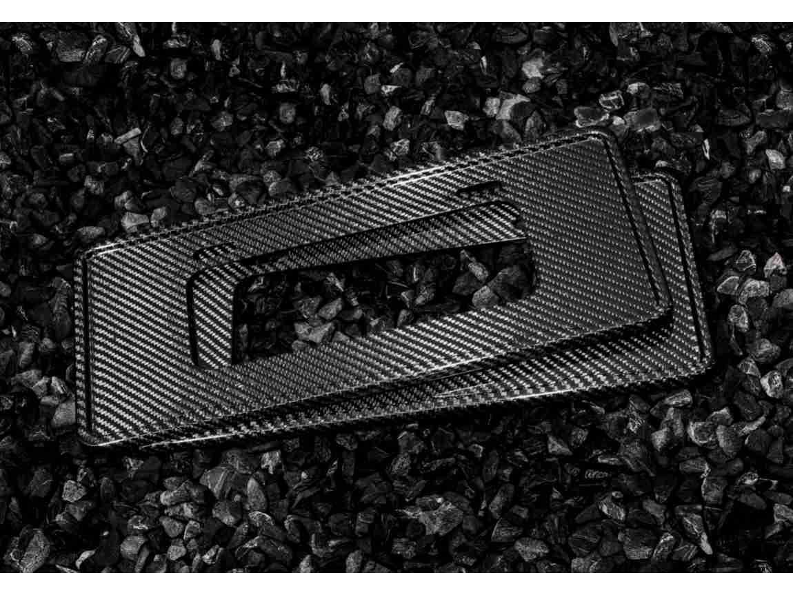 

Taiwan-Spec Real Carbon Fiber Car License Plate Frame – New Regulation Compatible