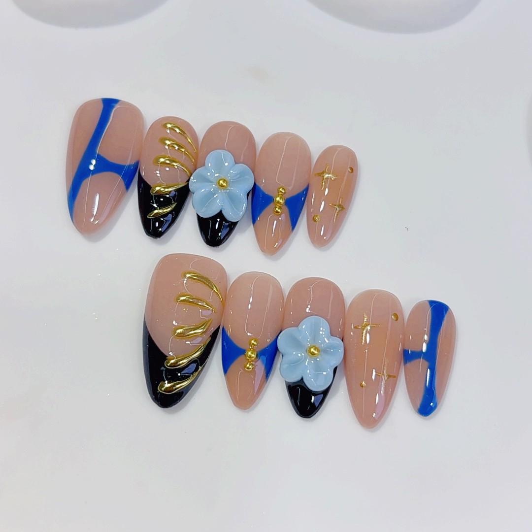 Warm Brown & Purple Rhinestone Floral 3D Press-on Nails – Set of 10 Embossed Stickers Extra Small