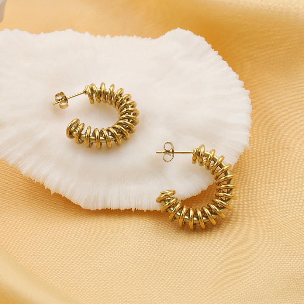 Wind Niche Design Titanium Steel C-Shaped Ear Jewelry Female Personality Exaggerated 18K Electroplated Spring Earrings