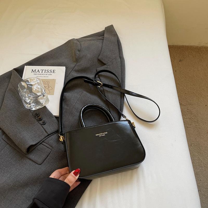 Premium Texture Portable Bucket Bag Women's 2025 New Trendy Autumn and Winter Fashion Versatile Retro Commuter Shoulder Messenger Bag