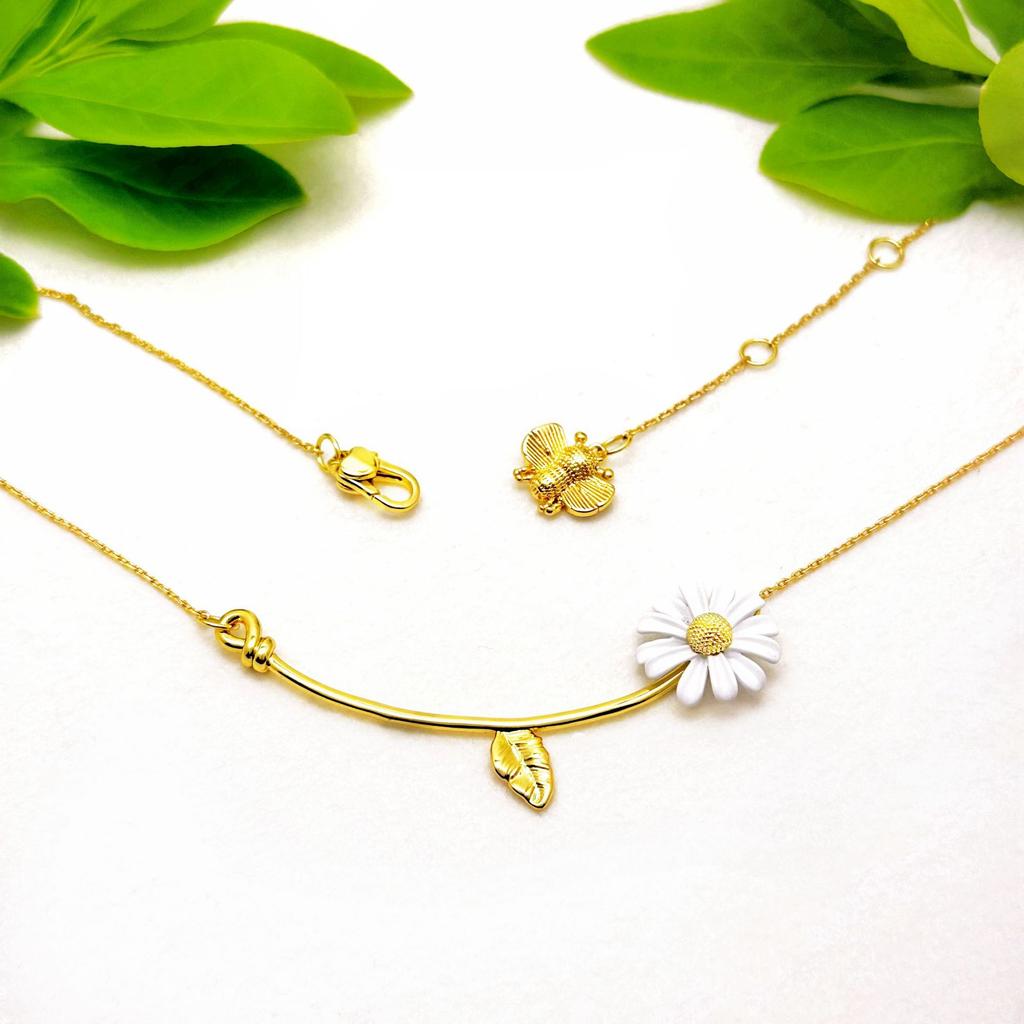 Car Sunglasses Exquisite Bag Small Bee Small Daisy 95 Silver Needle Earrings Necklace Bracelet Set