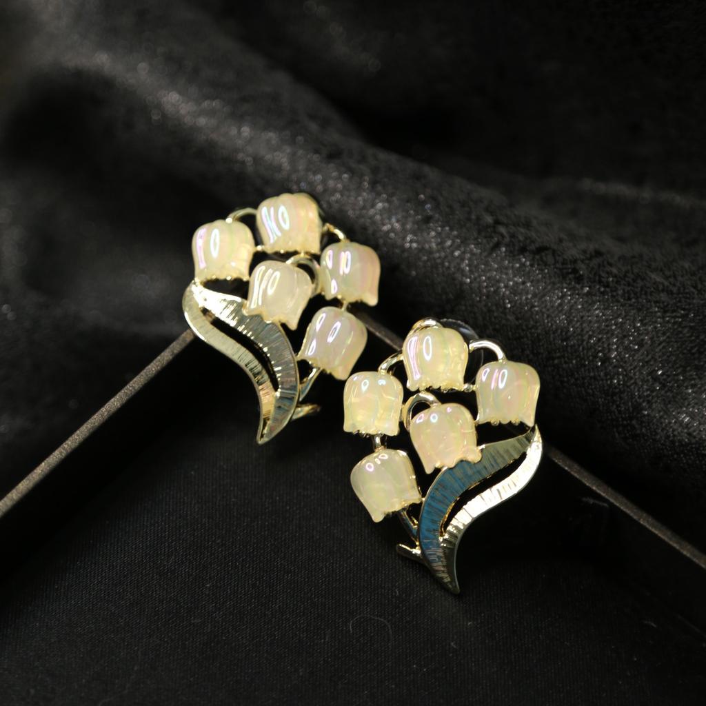 Classic Elegant Women Girls Fashion Lily of the Valley Flower Badges Pin Exquisite Lady Dazzle Floral Shining Brooch Jewelry