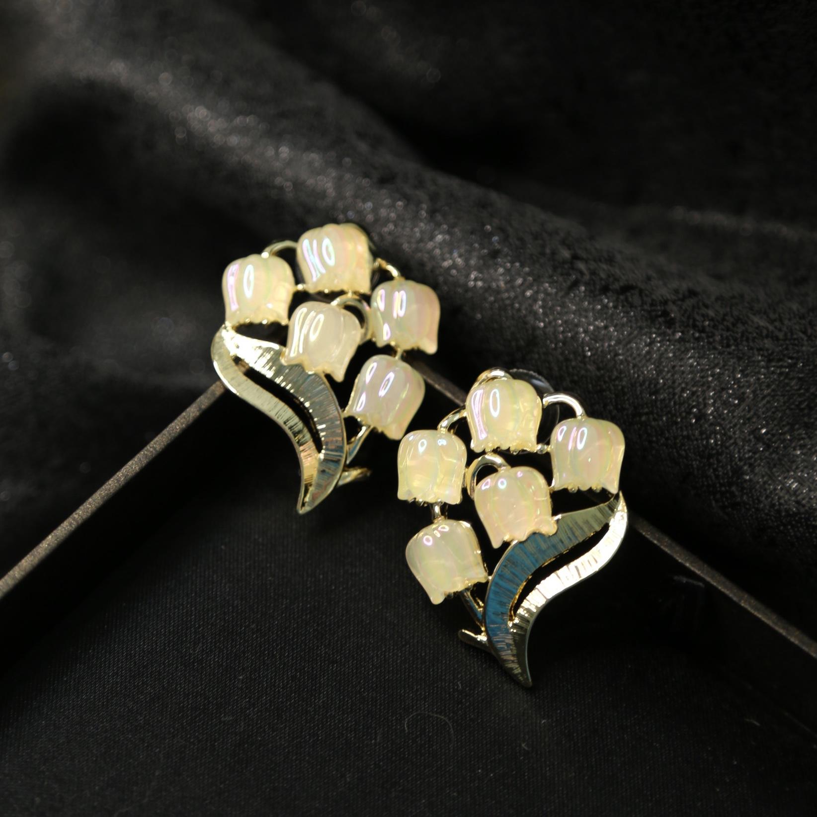 

Классические Элегантные Женские Девичьи Модные Значки-Пин Лилия ландыша Изысканная Дамская Блестящая Цветочная Брошь Ювелирные Изделия