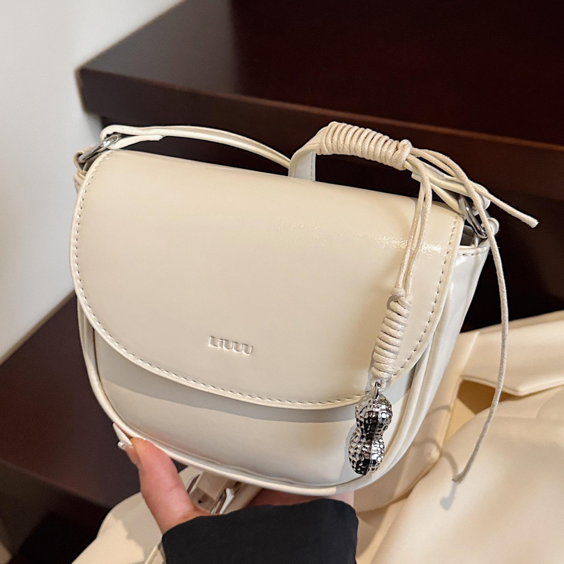 

Korean popular shoulder small bag women 2025 new fashion niche messenger bag underarm saddle bag bags белый