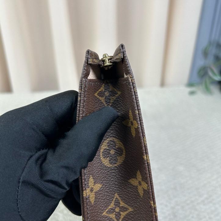 [Pre-Owned] Louis Vuitton Poche Toilette Gm 'Brown Monogram Canvas' - Very Good #SWPKCL
