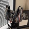 Große Kapazität Ethnischer Stil Tasche 2025 Neu Trendige Mode Crossbody Knödeltasche INS Retro Vielseitige Umhängetasche für Damen