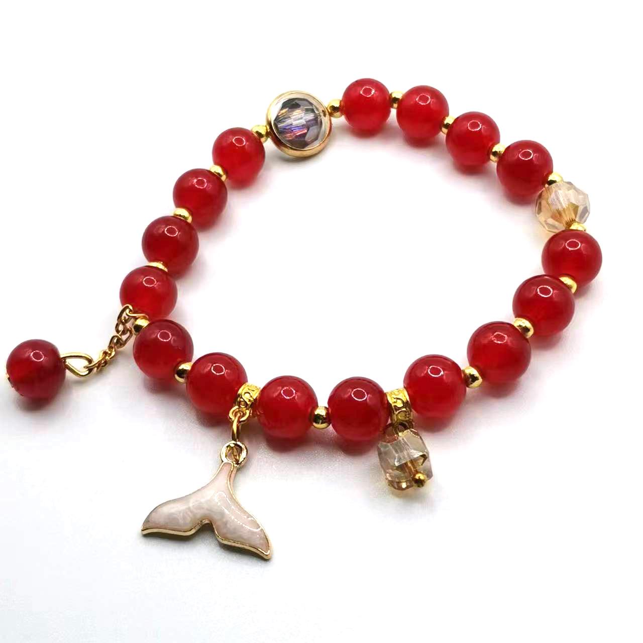 

Элегантный браслет из бисера с хрустальной бабочкой