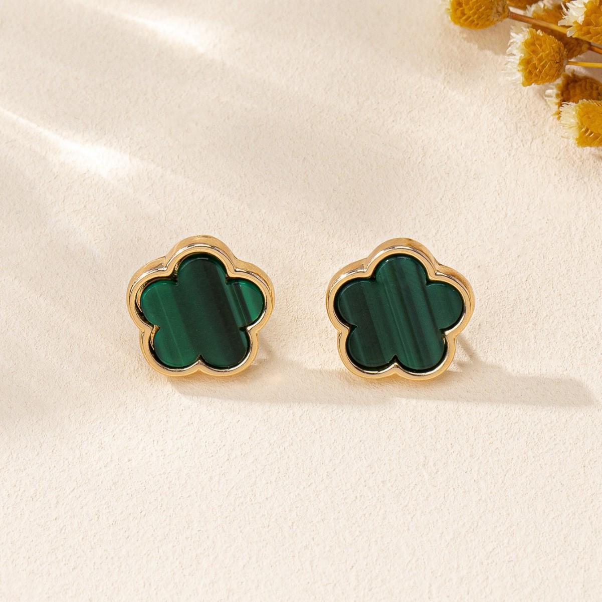 European-American Fashion Four-Leaf Clover Stud Earrings – Versatile Classic Style Accessory зелёный