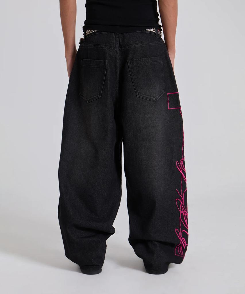 Jeidideuleondeon (M) Cross Script Embroidered Jean Black