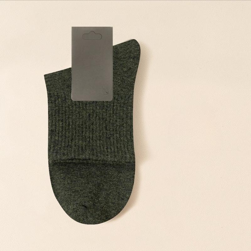

Men s Autumn and Winter Thickened Cotton Sweat Absorbing Deodorizing 7A Anti Bacterial Sports Socks 1 pair темно-зелений колір