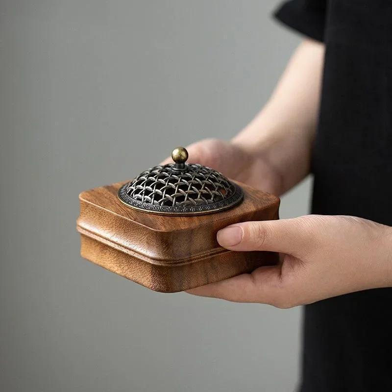 1pc Walnut Zen Tea Ceremony Incense Stove Household Decoration Chinese Indoor Agarwood Fragrance Perfume Hollowed Out with Cover Incense Insert Bottom