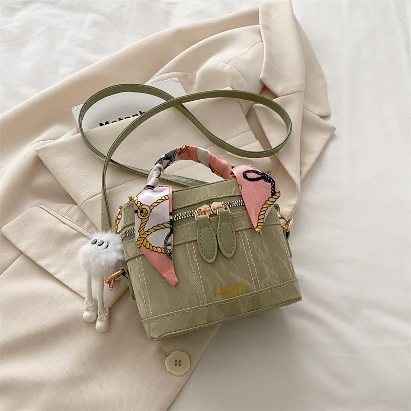 2025 New Model, Portable Box Bag, Women's Retro Fashion Bucket Bag, High-end Sense Niche Versatile Messenger