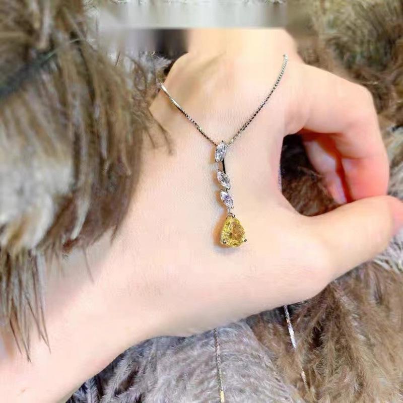 Korean Water Drop Yellow Diamond Necklace - High-End, Cold Aesthetic Design for Women