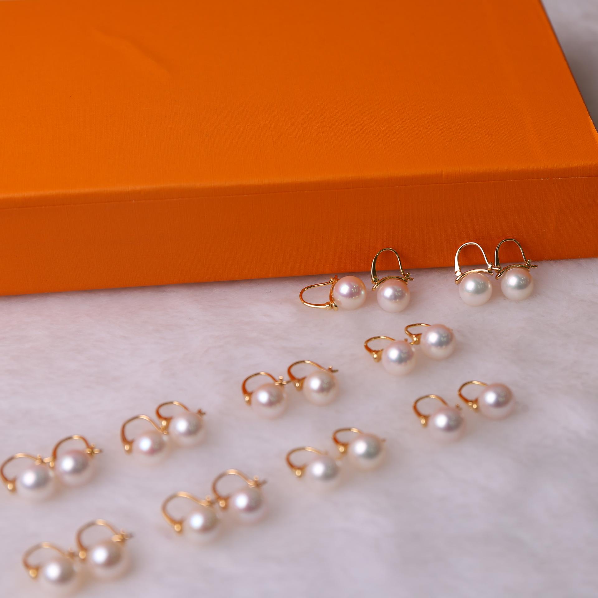 

Elegant S925 Silver Freshwater Pearl Stud Earrings (9-10mm) золотой